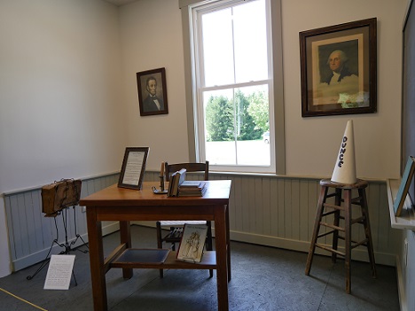 schoolteacherdeskresized